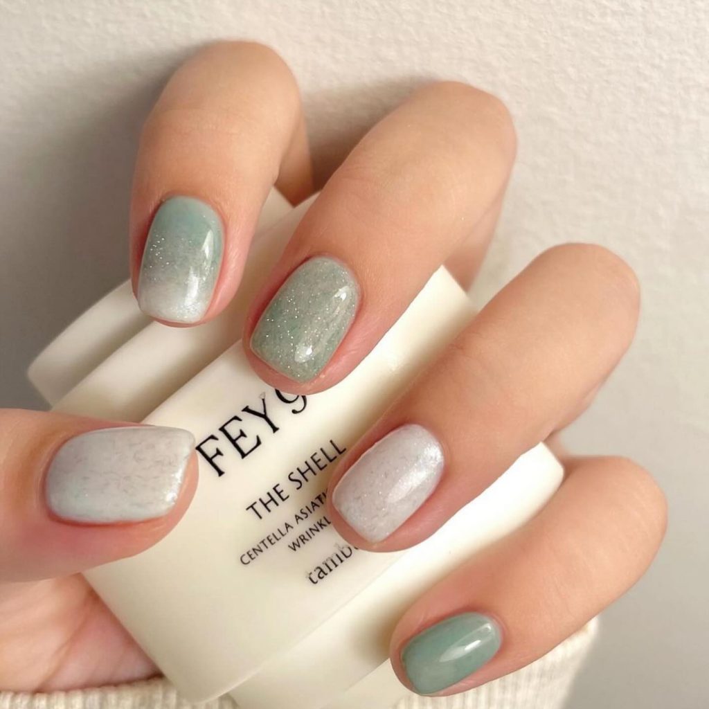 00008 Minimalist Short Nails