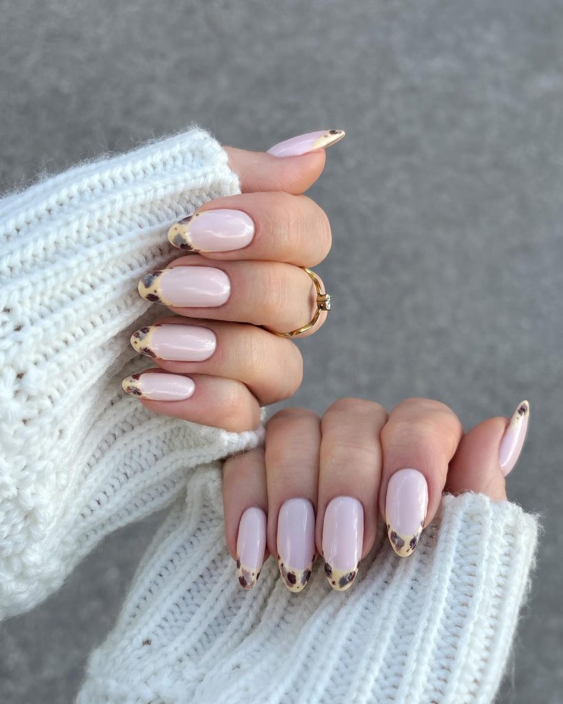 00008 Pale Pink Nails