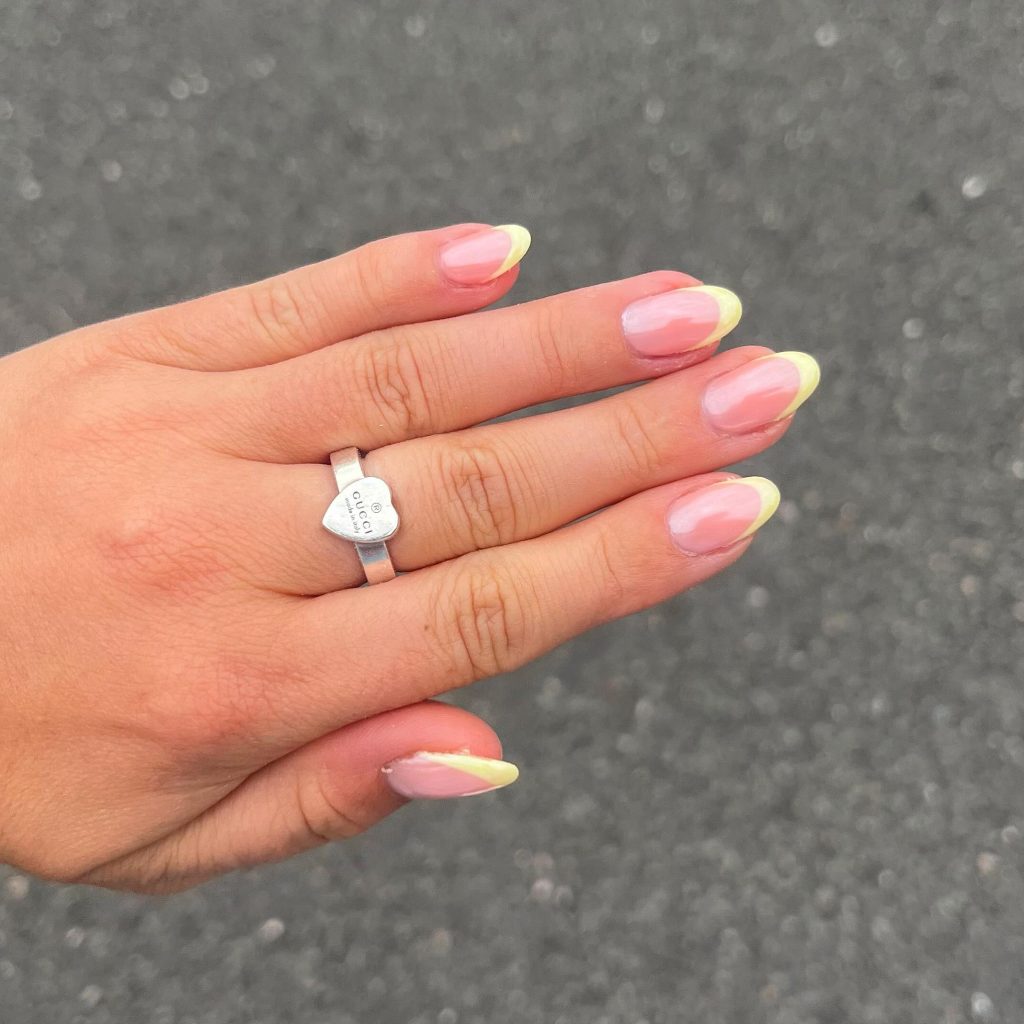 00011 Natural chrome nails 1