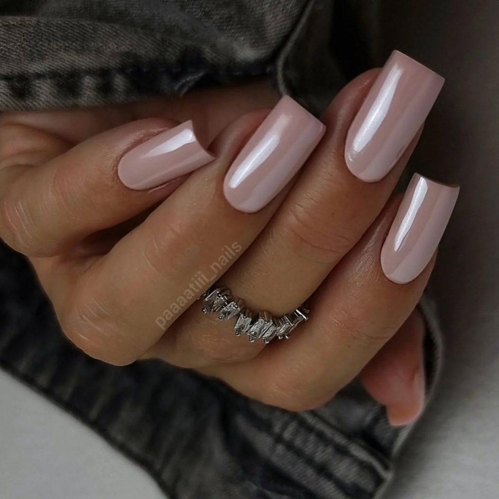 00013 Milky Chorme Nails
