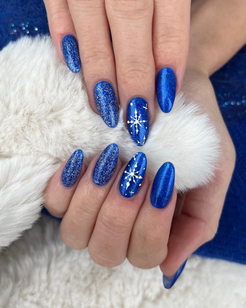 00015 Almond Blue Nails