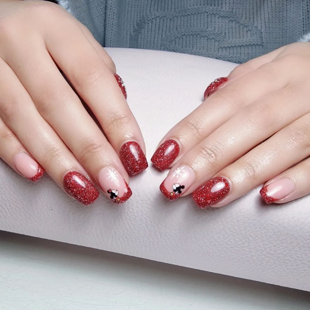 00015 Disney Christmas Nails