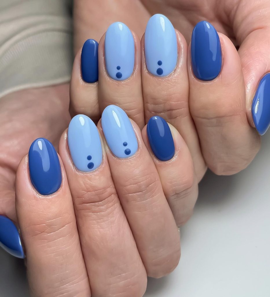 00016 Almond Blue Nails
