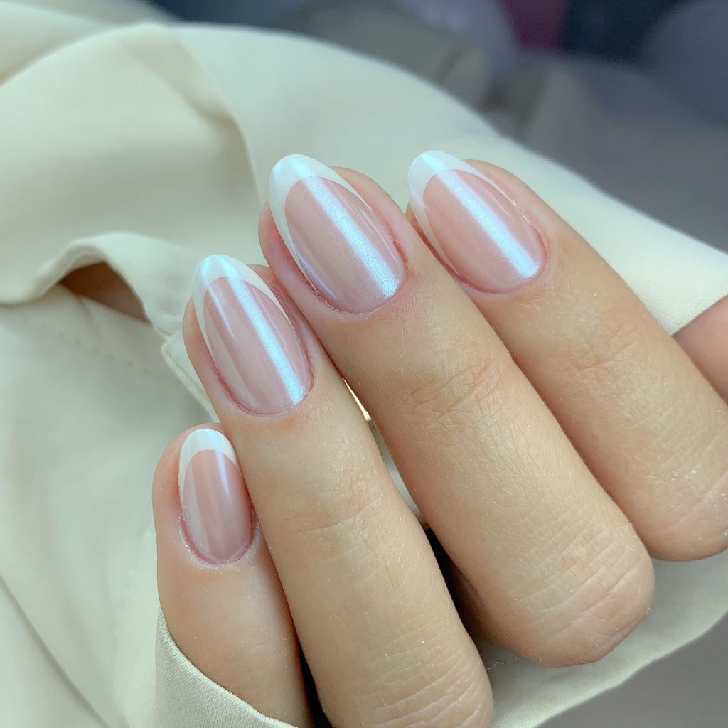 00016 Milky Chorme Nails