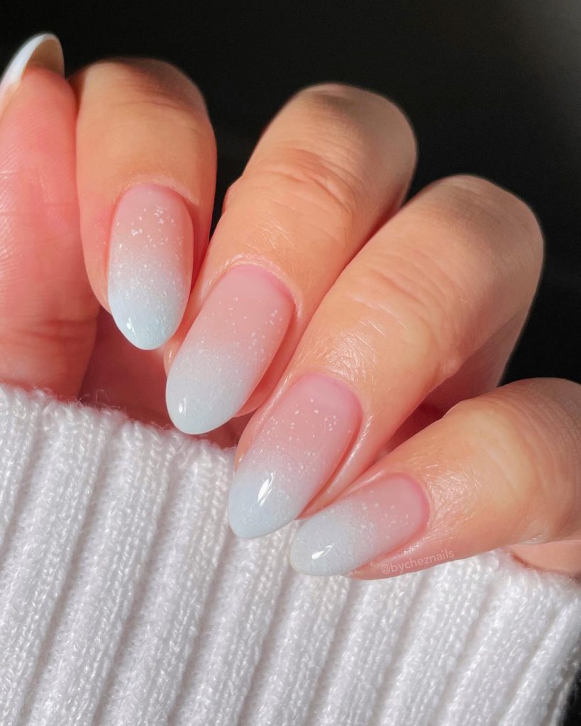 00017 Subtle nails