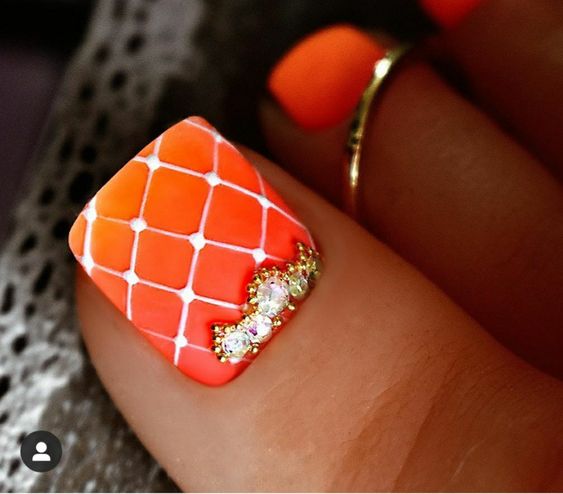 Stunning Summer Coral Toe Nail Designs for a Vibrant Seasonal Look