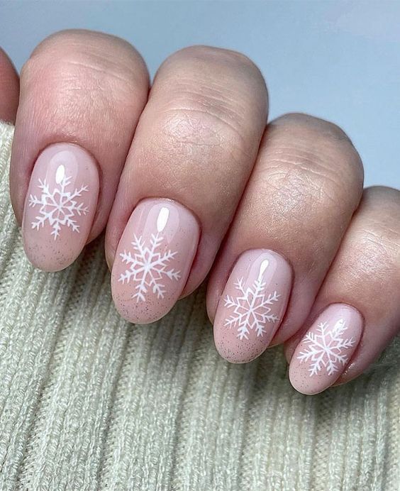 19 Chic Short Nail Ideas for New Year 2024