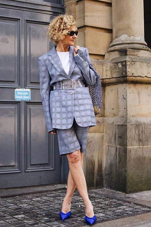 Spring Forward: The Definitive Guide to 2024's Chic Business Casual Outfits for Women in the Workplace