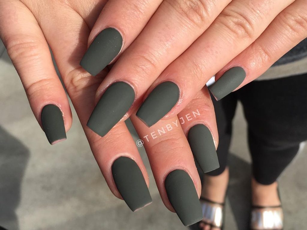 00002 Matte Green Nails