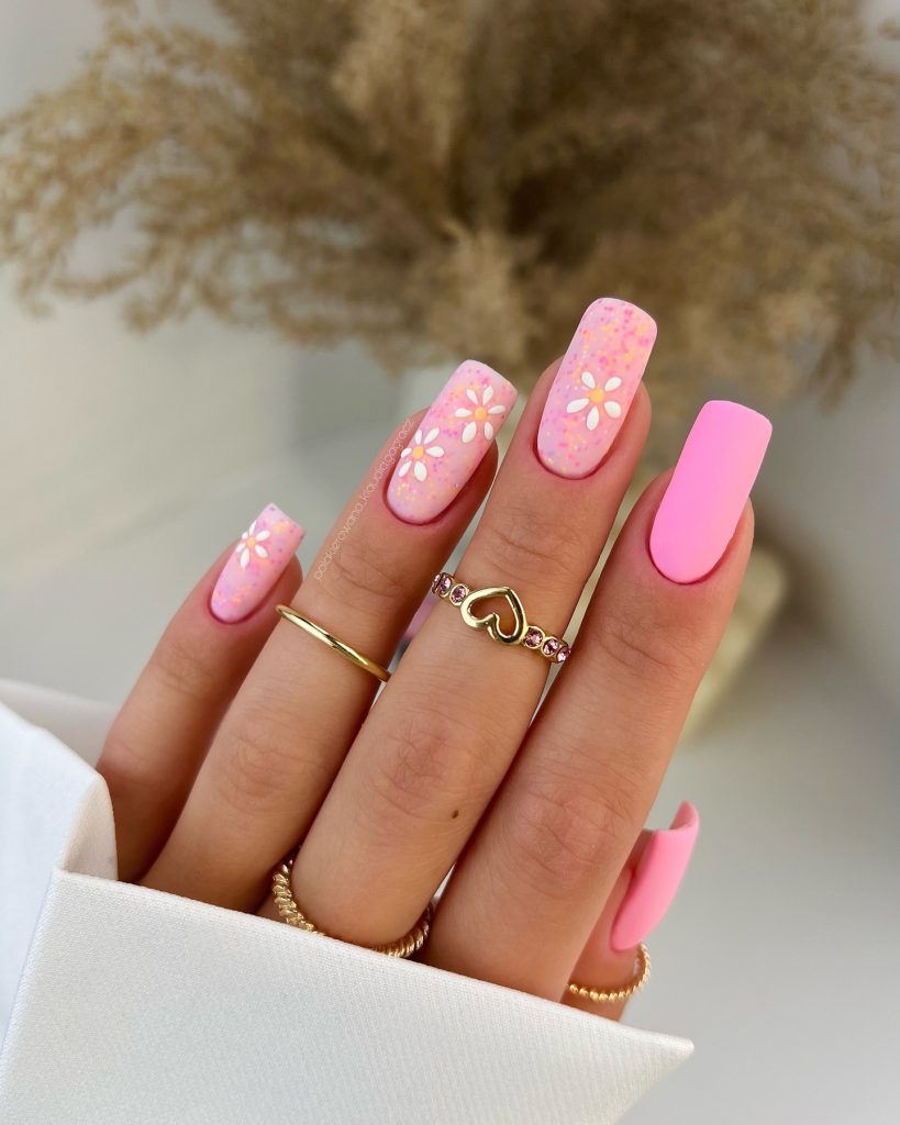 00003 Flower Nails