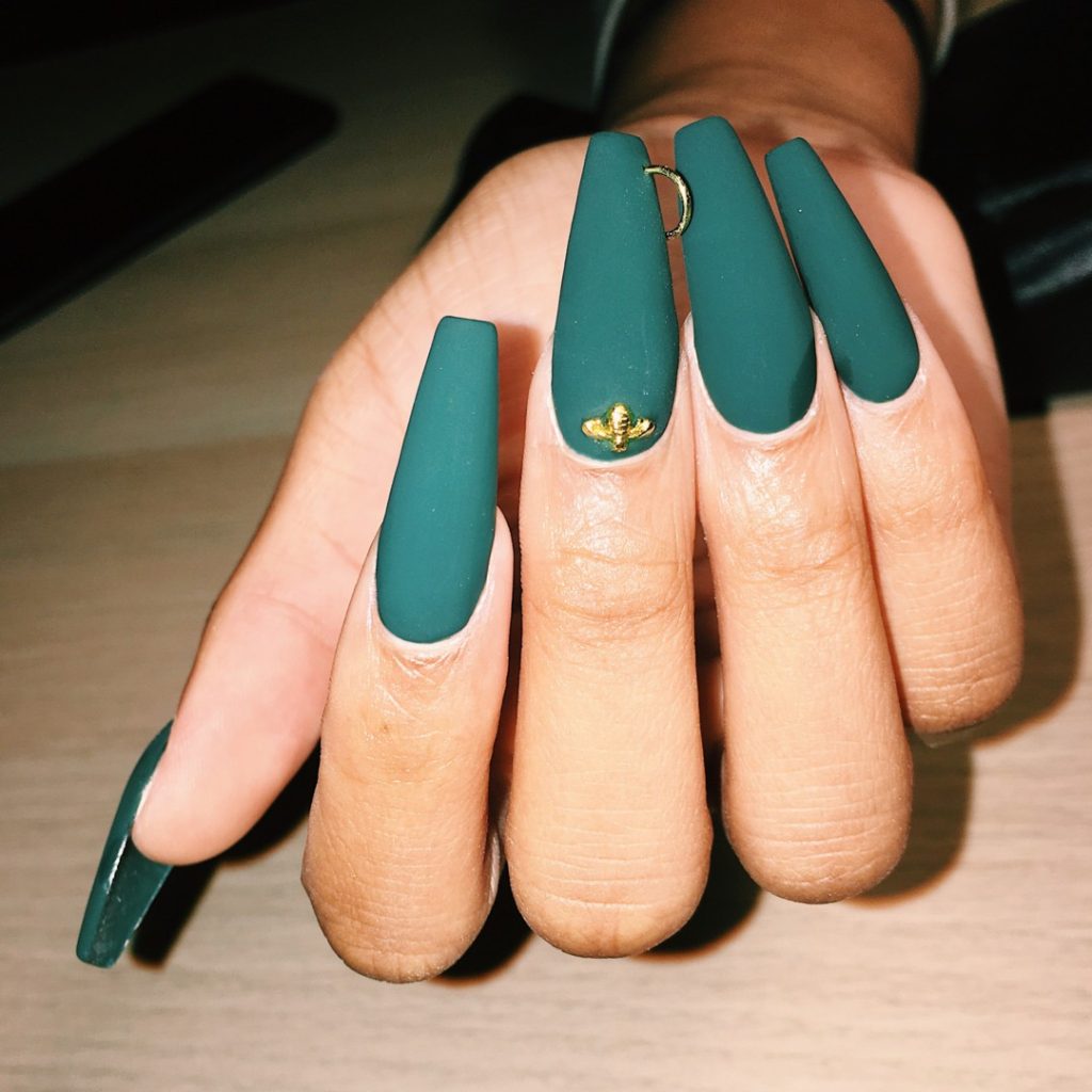 00005 Matte Green Nails