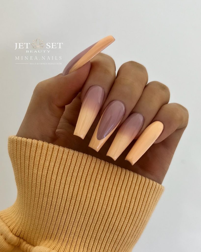 00007 Pastel Yellow Nails