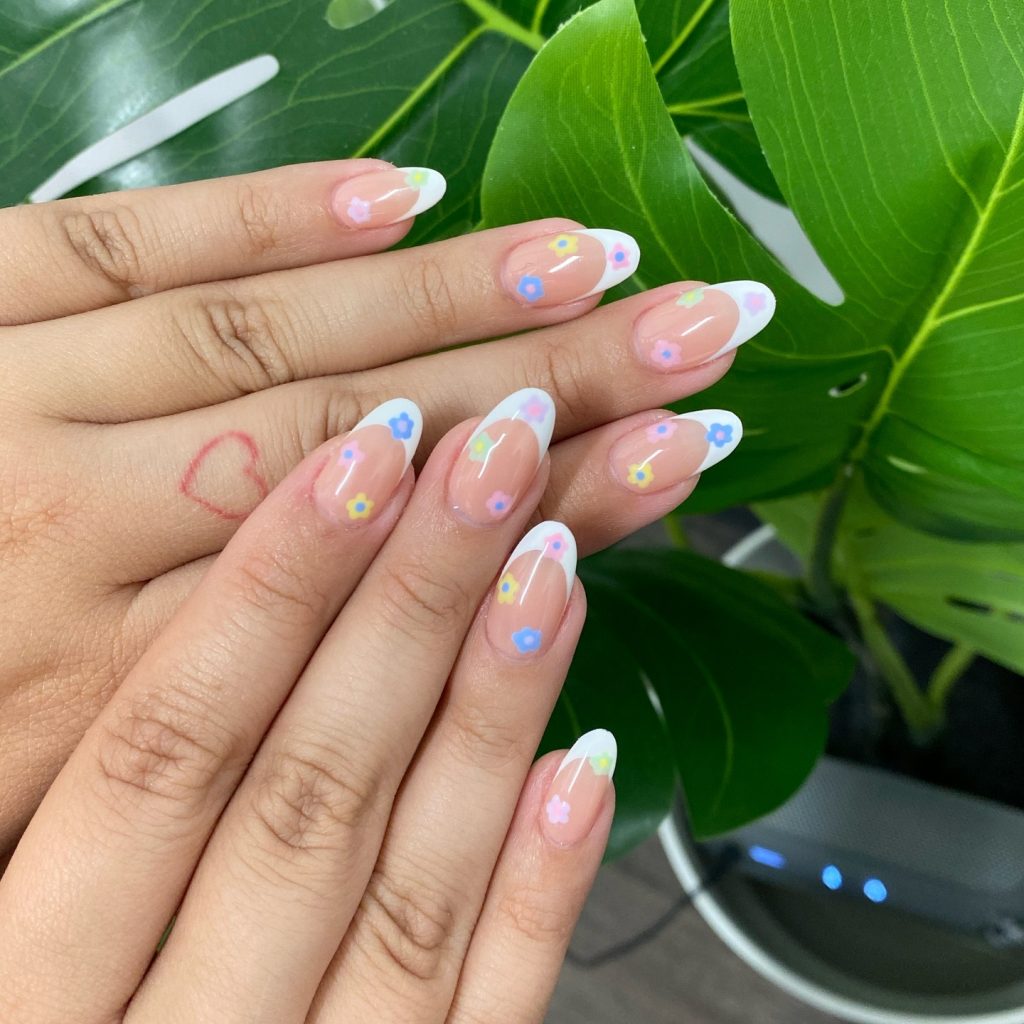 00016 Flower Nails